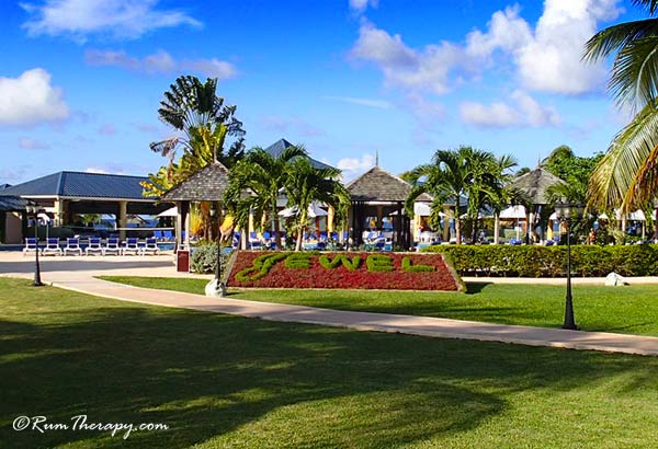 Grounds of Jewel Runaway Bay, Jamaica copyright Rum Therapy